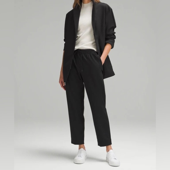 Lululemon Tapered-Leg Mid-Rise Pant 7/8 Length black size 4‎ - Picture 1 of 14